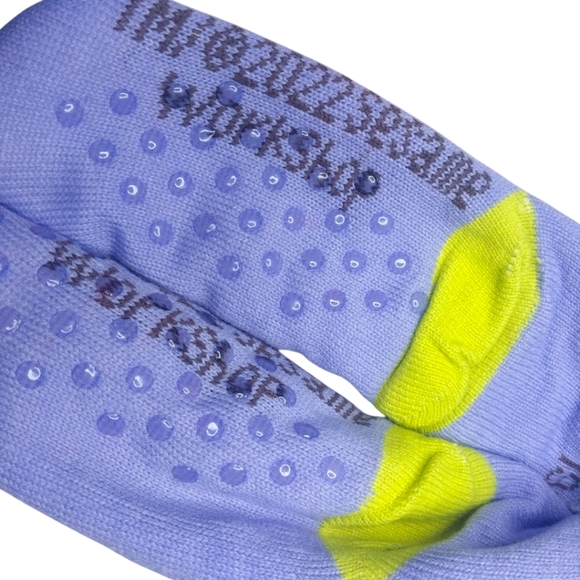 🥳 FREE with purchase- Sesame Street Sherpa Lined Gripper Bottom Slipper Socks - Picture 5 of 7